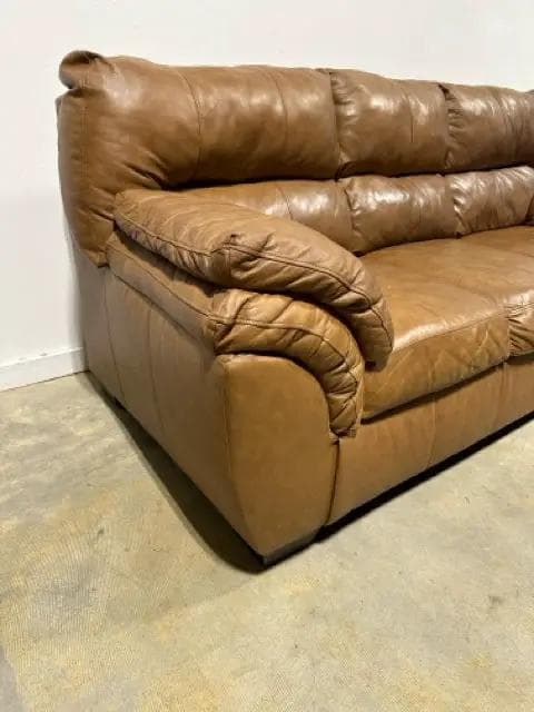 Ashley Whitlock Caramel 3-Cushion Sofa - Thumbnail 3