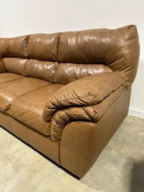 Ashley Whitlock Caramel 3-Cushion Sofa - Thumbnail 4