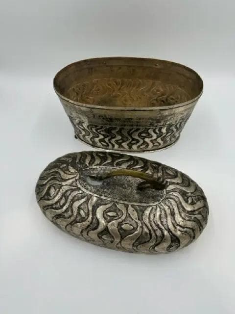 Embossed River Run Ornate Oval Box with Handle - Thumbnail 5