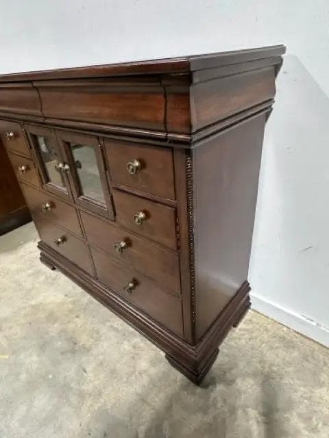 Broyhill Wooden Media Console with 8 Drawers & 2 Doors - Thumbnail 4