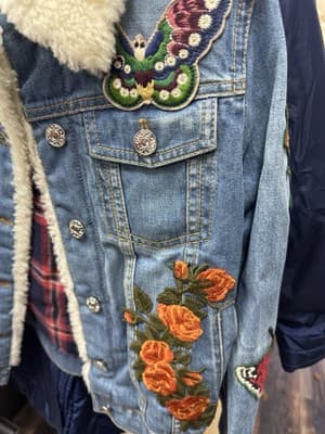 Gucci Demin Jacket size 6 Floral Embroidered Butterfly L’Aveugle Par Amour - Thumbnail 3