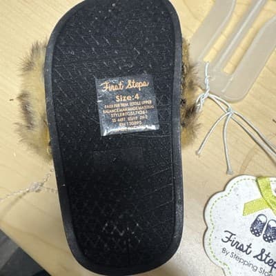 NEW SZ 4 (9-12 MO.) BABY GIRL'S FIRST STEP BY STEPPING STONES FAUX FUR SANDALS - Thumbnail 4