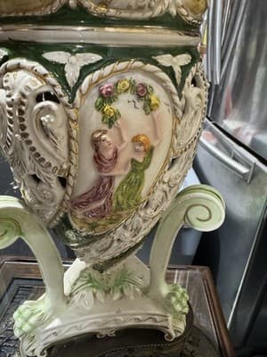 Vintage Italian Capodimonte Porcelain Table Lamp - Thumbnail 3