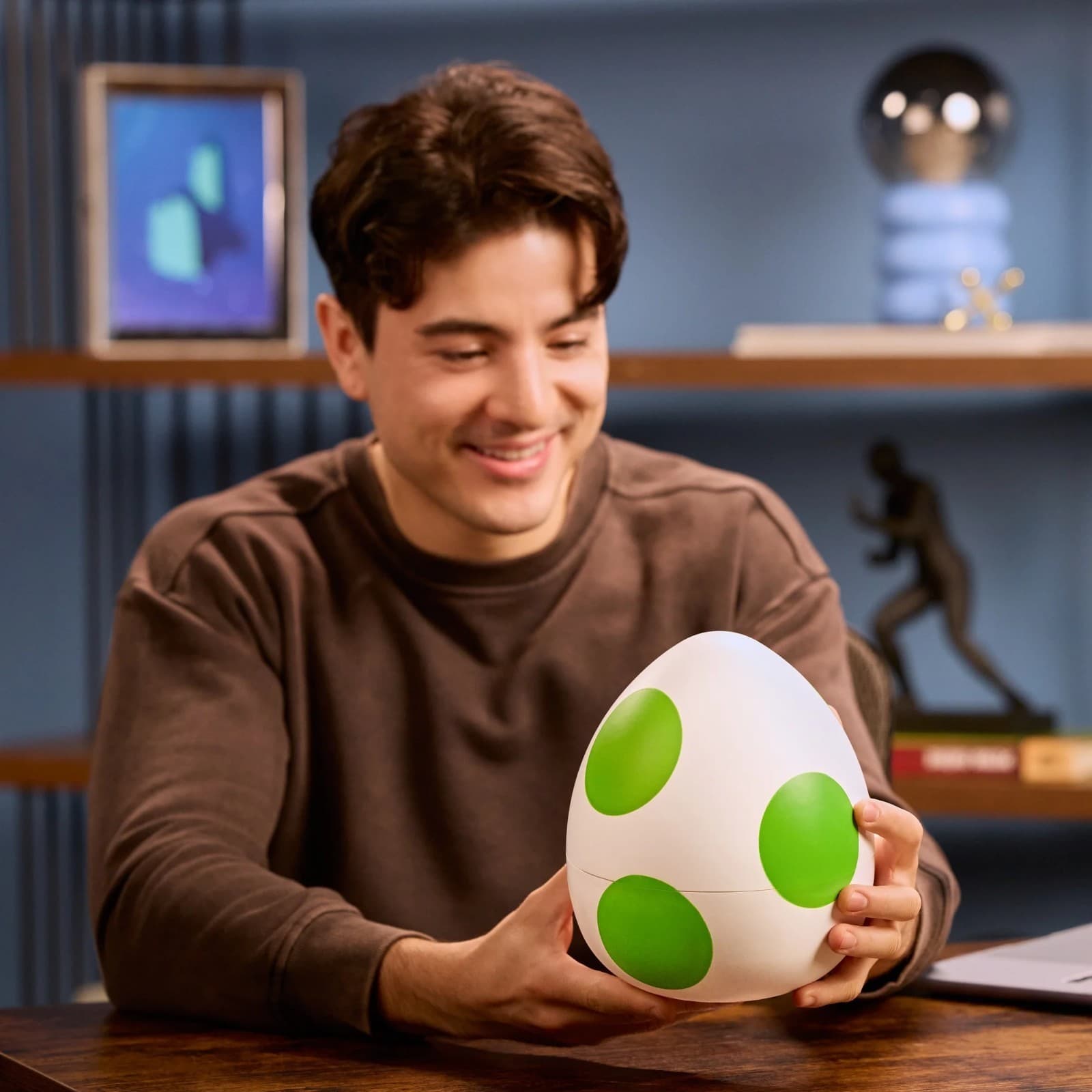 Hatchin' Yoshi the Super Mario Galaxy Movie Interactive Yoshi Figure Presale - Thumbnail 8