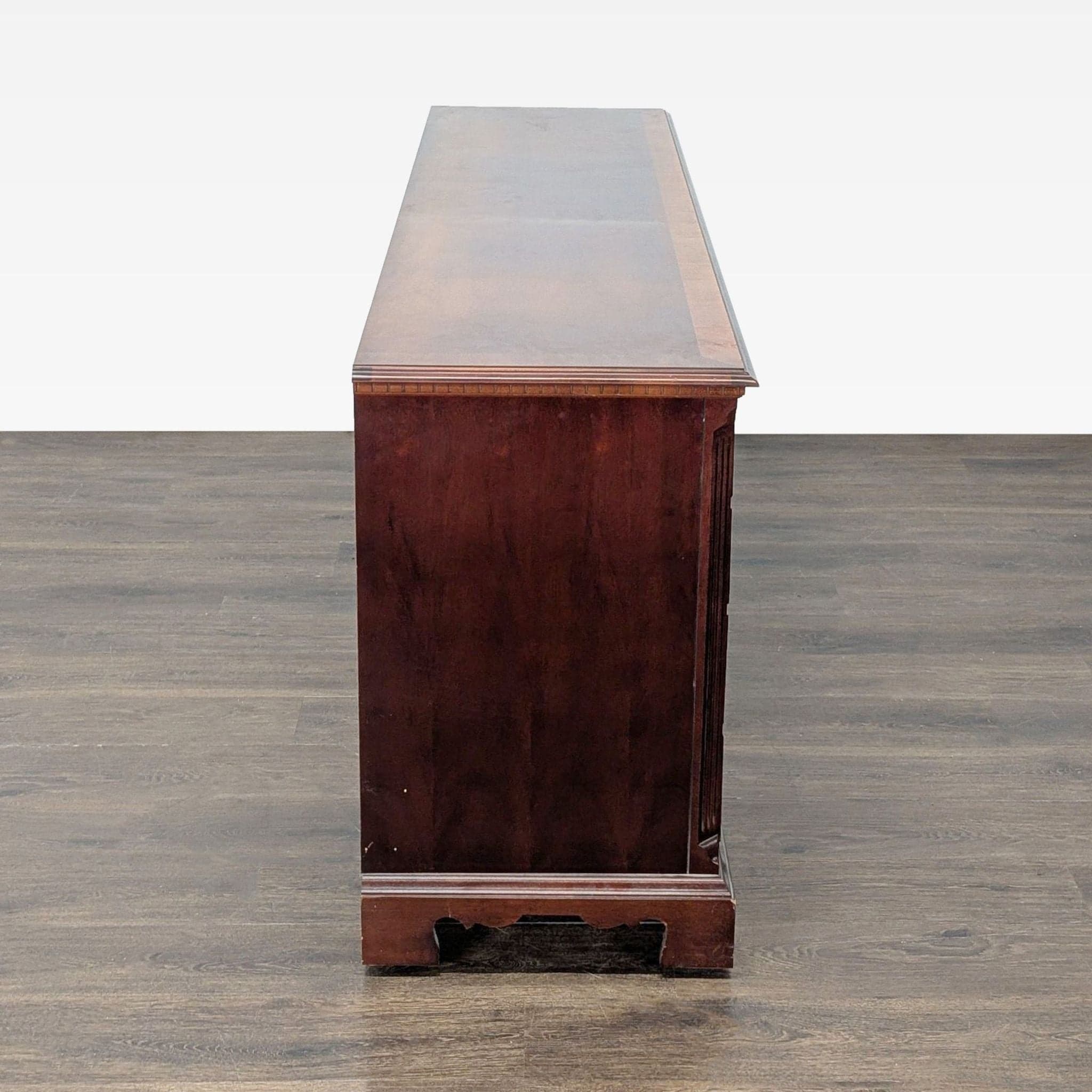 Thomasville Traditional 12-Drawer Dresser - Thumbnail 4