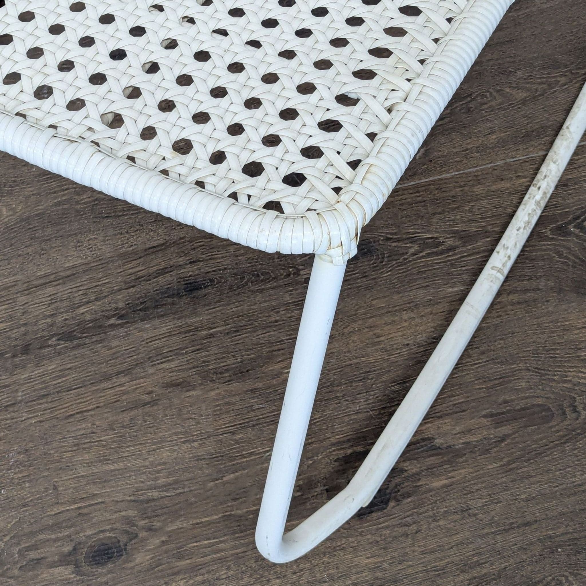 White Wicker and Metal Rocking Chair – Modern Casual Style - Thumbnail 5