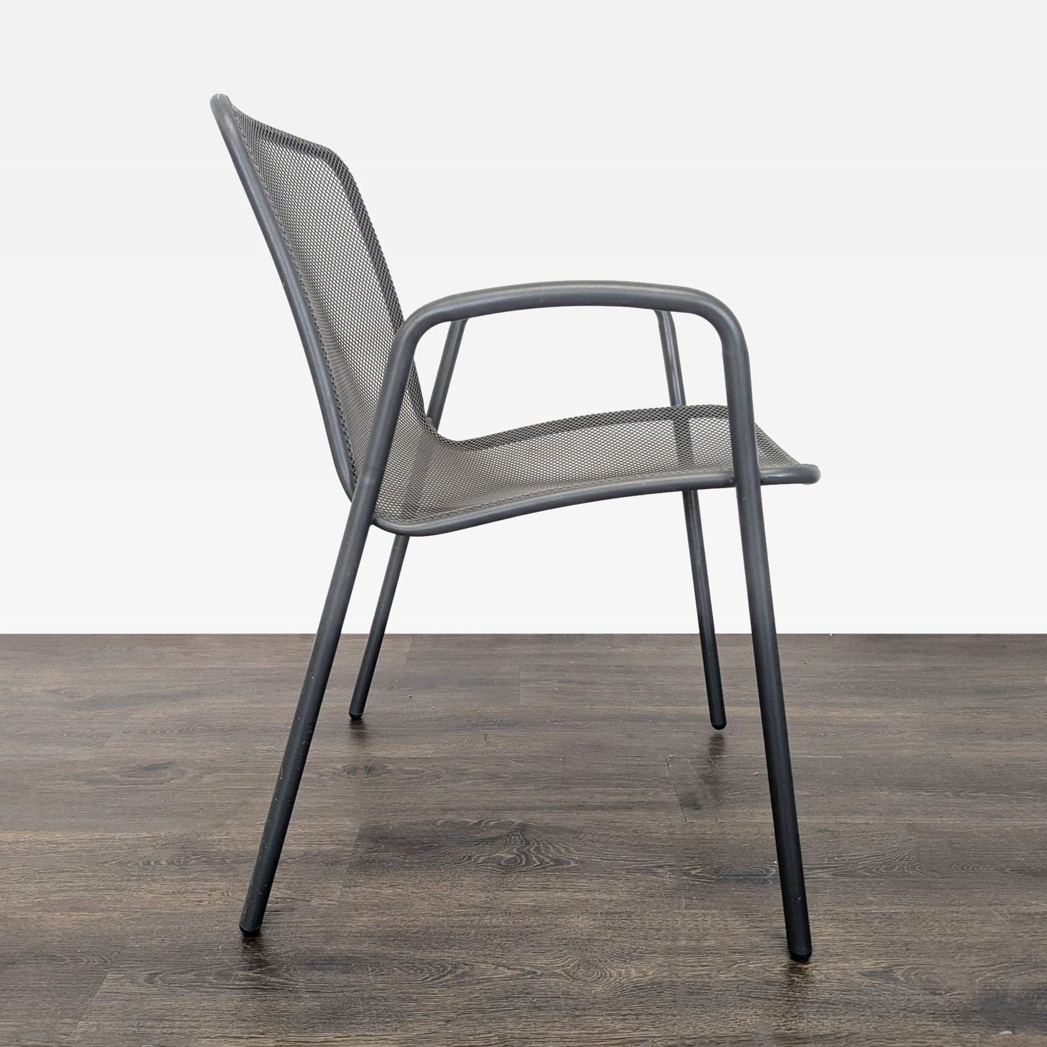 Room & Board Aruba Set of 4 Metal Mesh Armchairs - Thumbnail 8