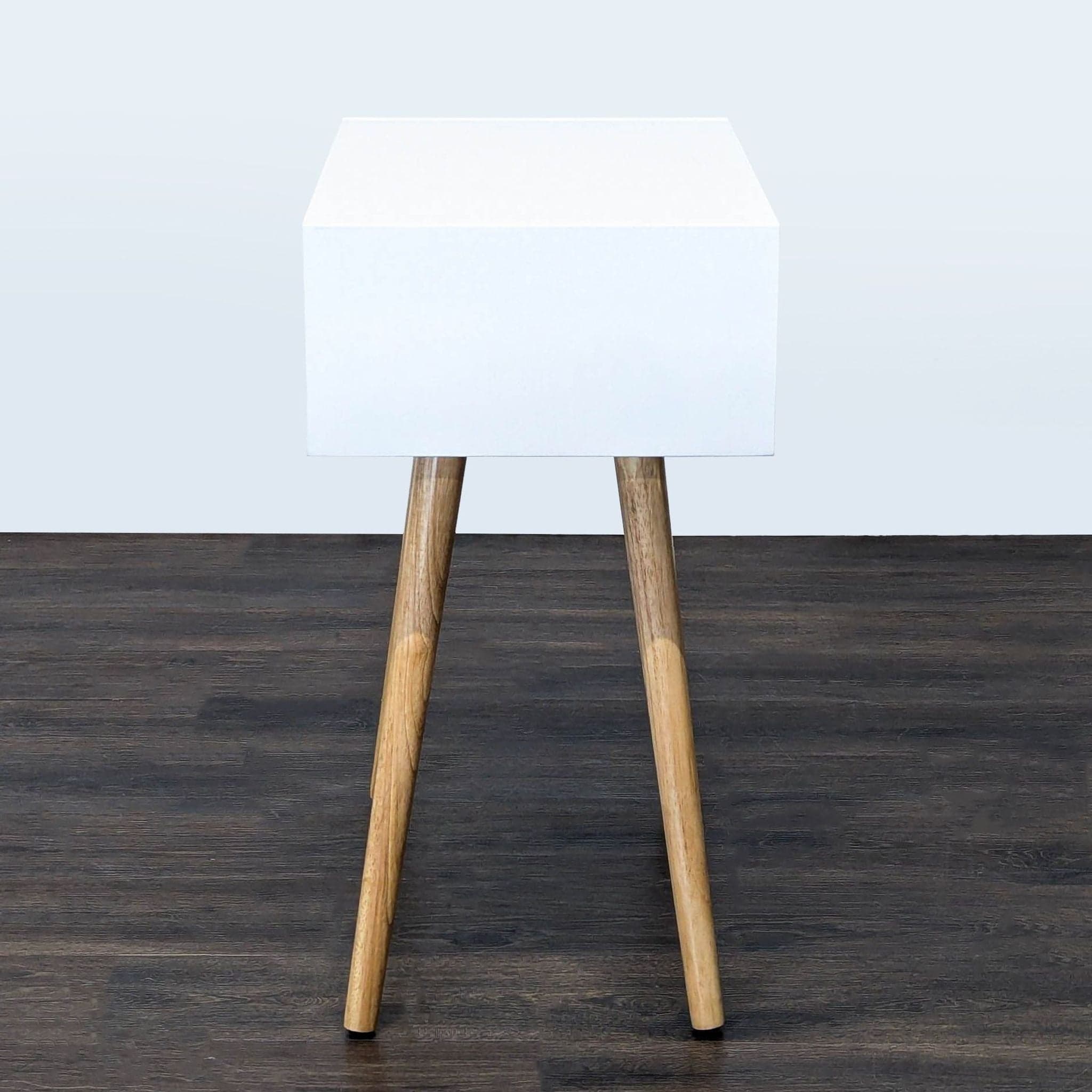 Mid-Century Style Vanity Table - Thumbnail 4