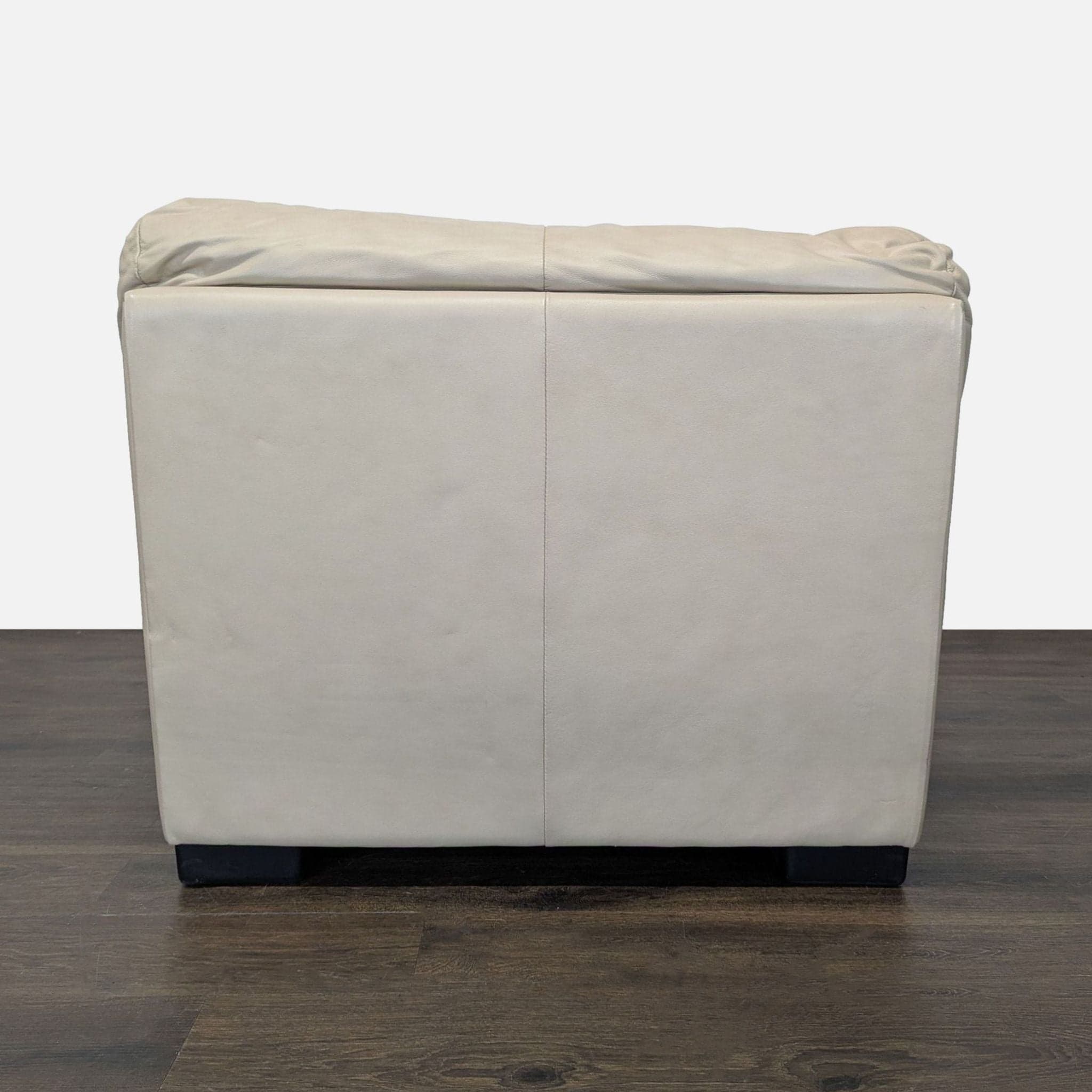 Italsofa Beige Leather Lounge Armchair – Comfortable and Stylish - Thumbnail 3