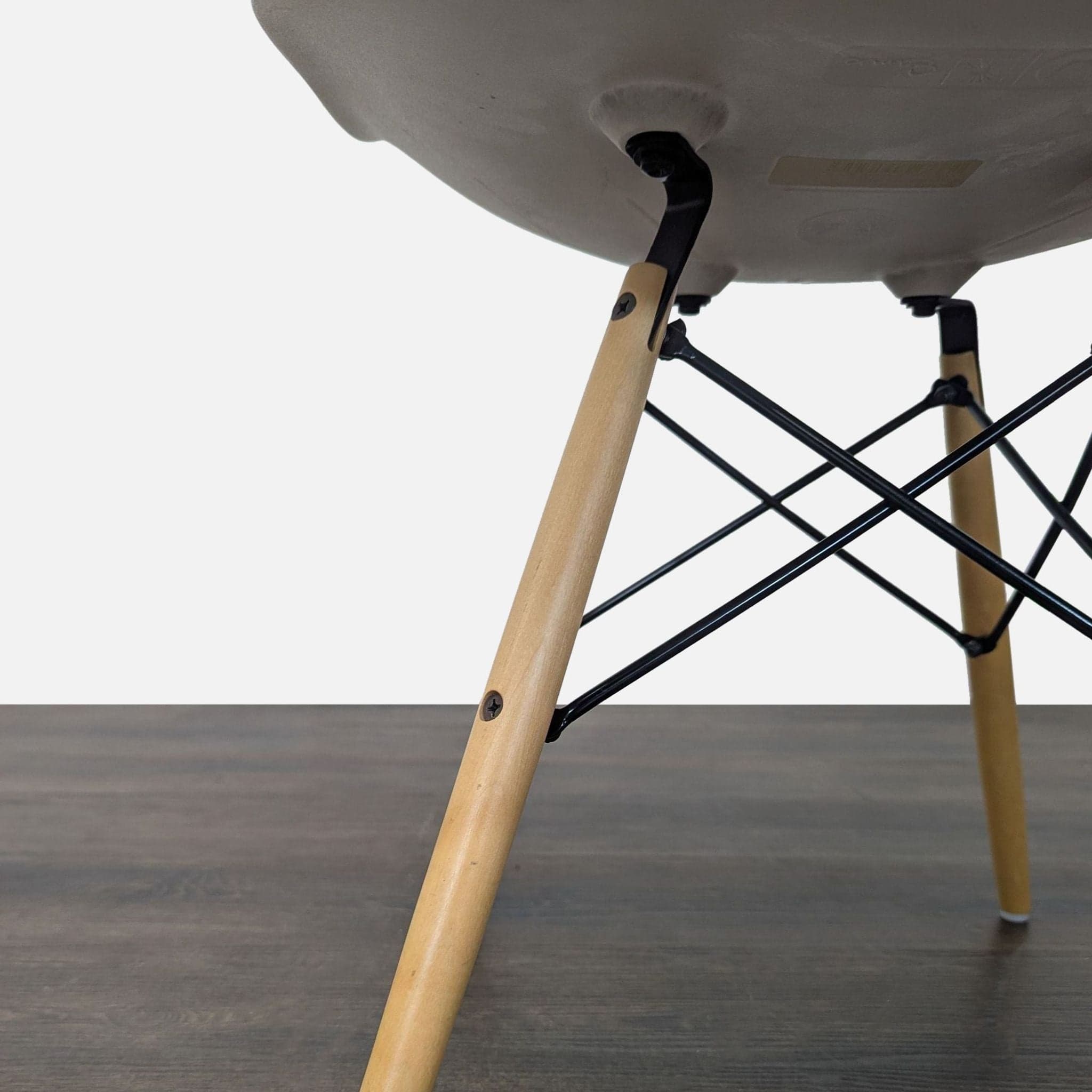 Set of Six Herman Miller Eames Molded Plastic Side Chairs - Thumbnail 5