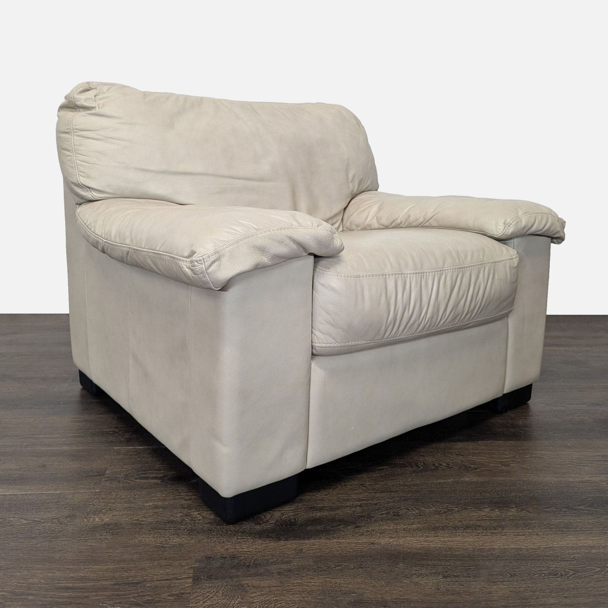 Italsofa Beige Leather Lounge Armchair – Comfortable and Stylish - Thumbnail 8