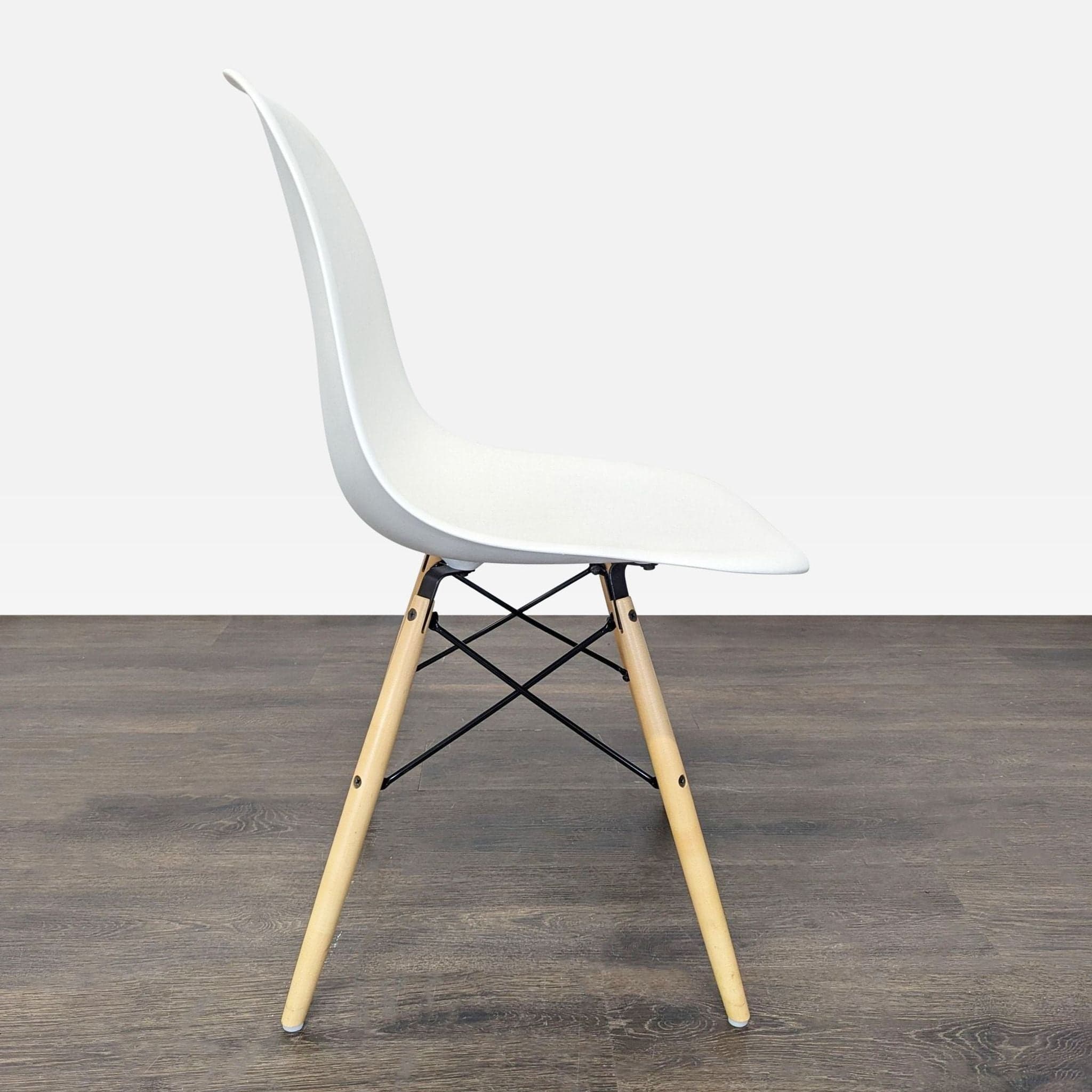 Set of Six Herman Miller Eames Molded Plastic Side Chairs - Thumbnail 2
