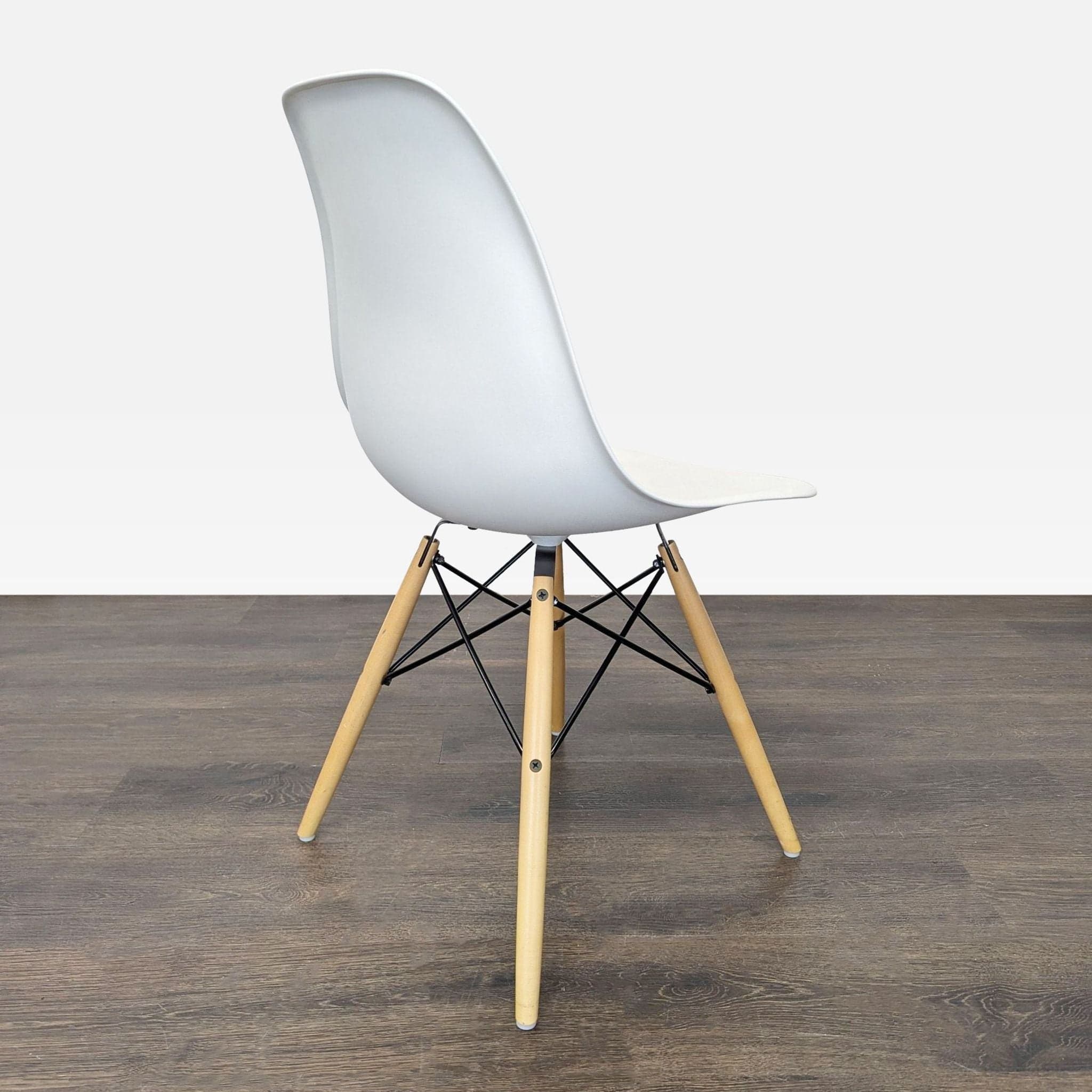 Set of Six Herman Miller Eames Molded Plastic Side Chairs - Thumbnail 10