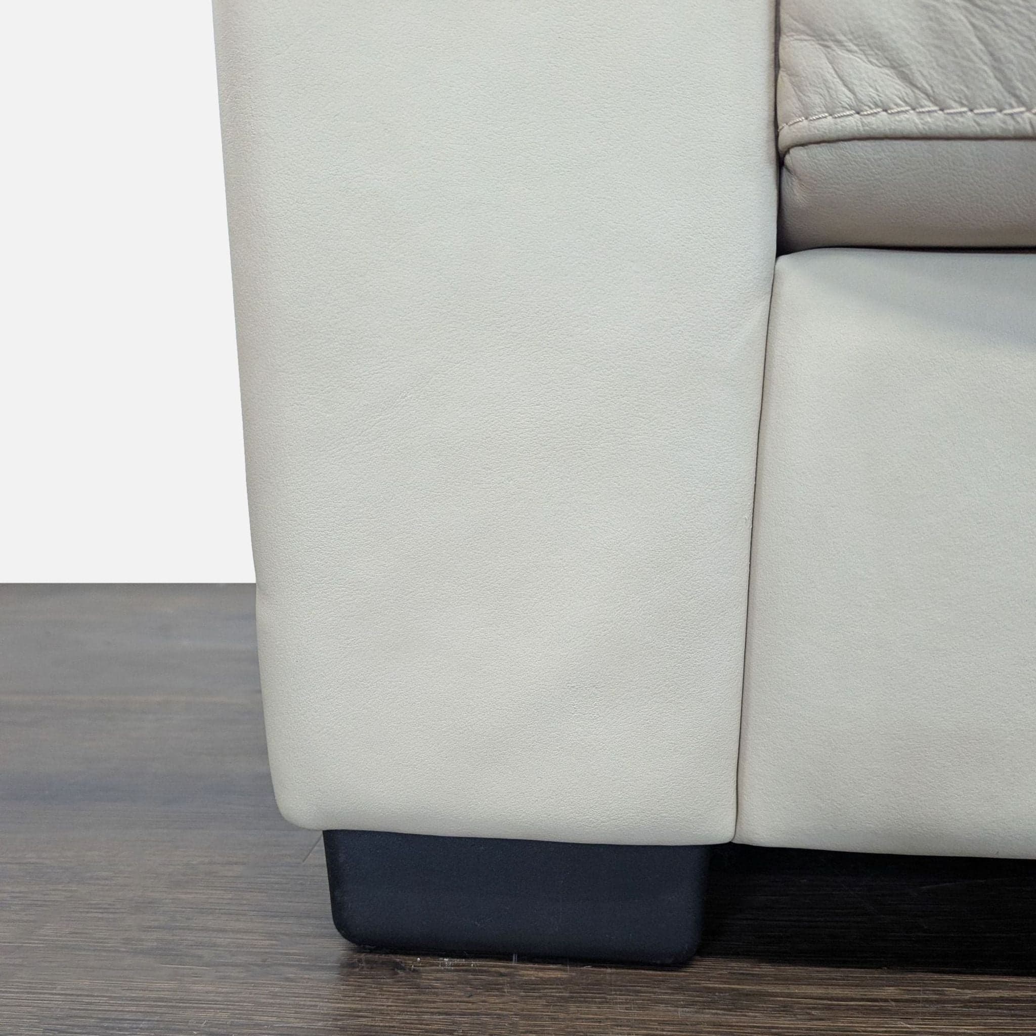 Italsofa Beige Leather Lounge Armchair – Comfortable and Stylish - Thumbnail 5