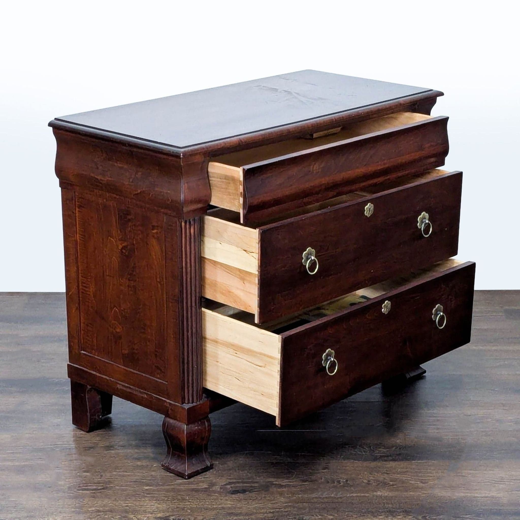 Ethan Allen Daryn Chest - Thumbnail 2
