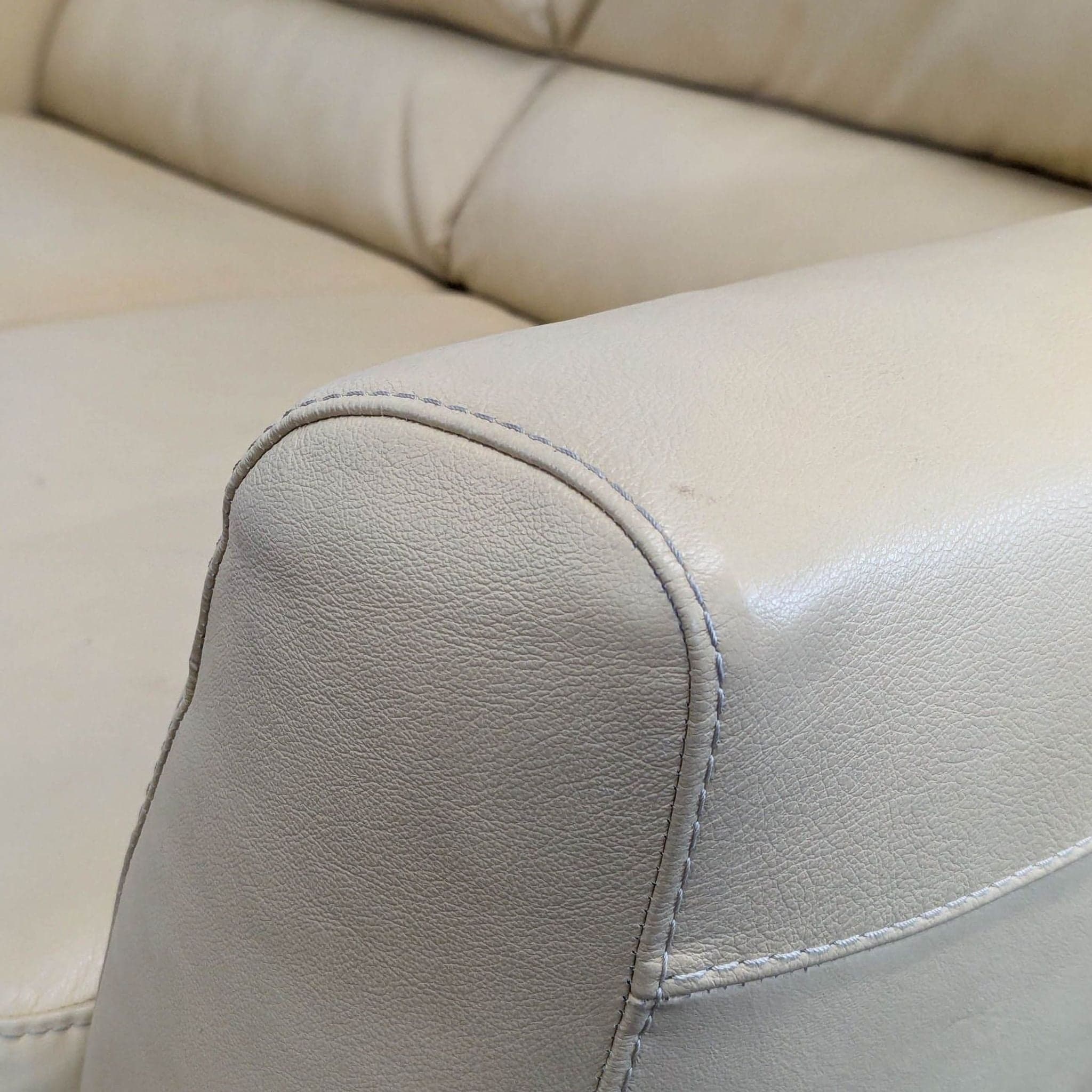 Natuzzi Leather Loveseat – Modern and Comfortable Two-Seater Sofa - Thumbnail 6