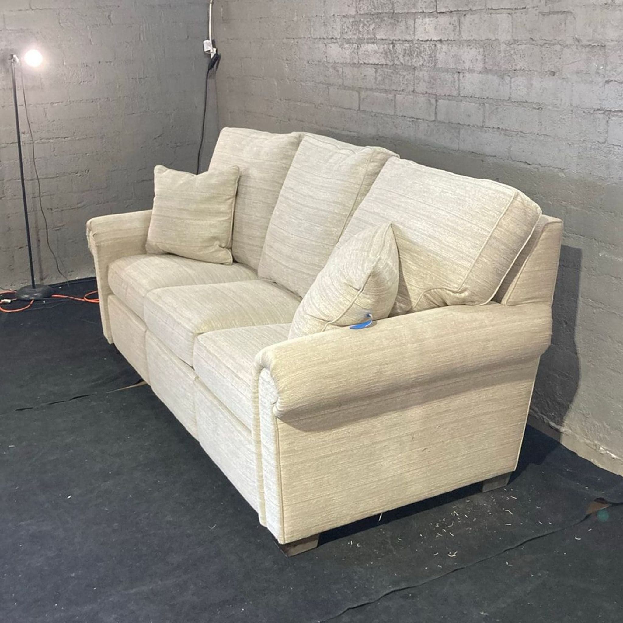Stickley 3-Seat Sofa in Light Beige Fabric with Cushions - Thumbnail 2