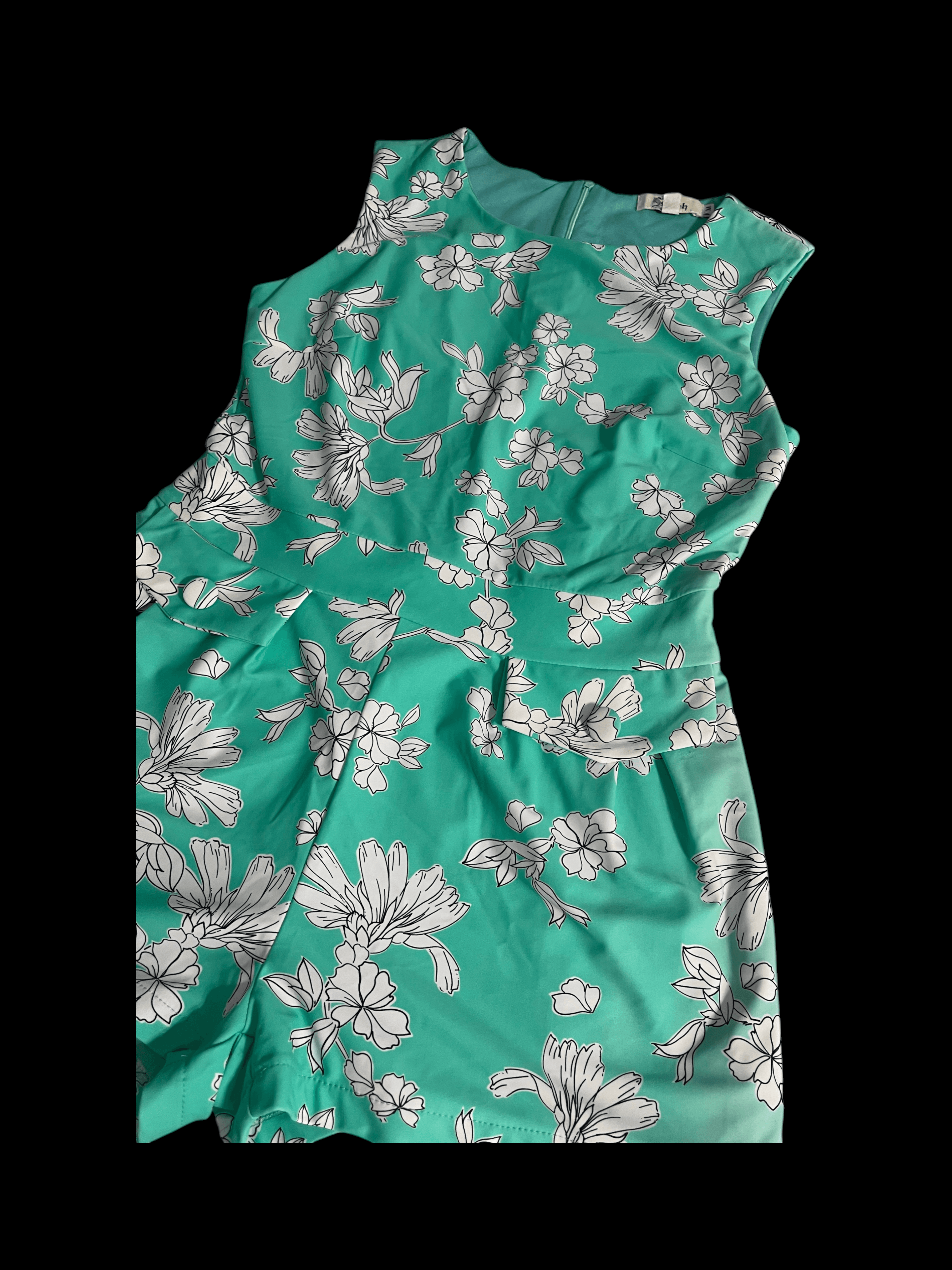Aryeh Women’s Floral Shorts Romper size Medium - Thumbnail 9