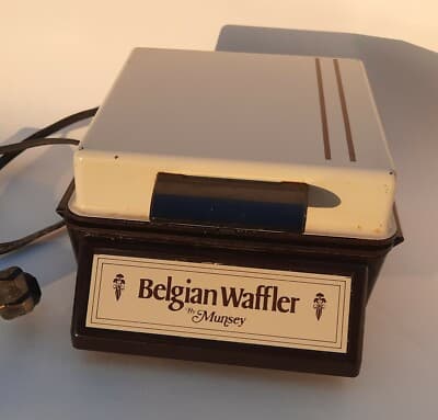 Vintage Retro Kitchen Belgian Waffler by Munsey Single Waffle Maker BW-2.  500W. - Thumbnail 6