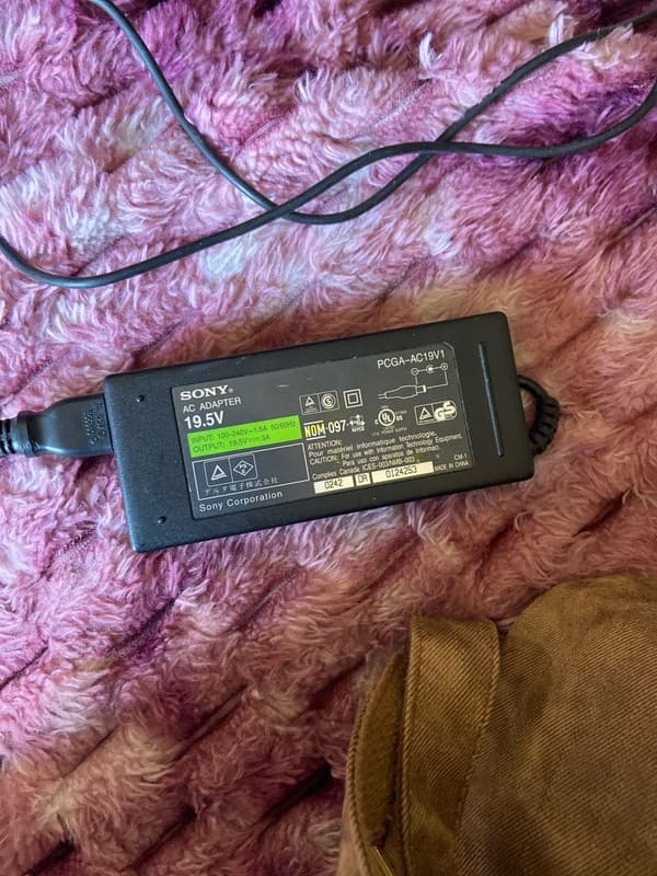 Sony PCGA-AC19V1 19.5V AC Adapter Laptop Power Supply Charger - Image 1