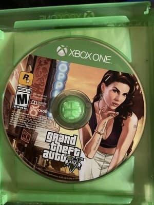 Grand Theft Auto V (Xbox One, 2014) - Thumbnail 2
