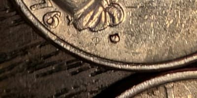 Lot of 10 - 1776-1976 Bicentennial Quarters - 2 with Filled D Mint Mark Errors - Thumbnail 3