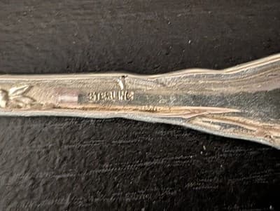 Reed & Barton "Les Six Fleurs" Sterling Silver 9.75" Pierced Salad Serving Fork - Thumbnail 6