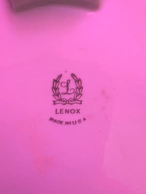 Vintage Lenox Versailles 9" Porcelain Vase Embossed Floral Gold Trim USA - Thumbnail 3