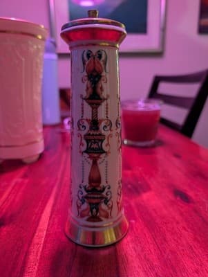 Vintage Lenox Lido Porcelain Salt & Pepper Shakers Set - Gold Trim - Thumbnail 4