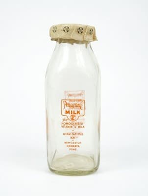 Vintage Pensupreme Milk Bottle Penn Dairies Lancaster PA w/ Sealon Cap - Thumbnail 2