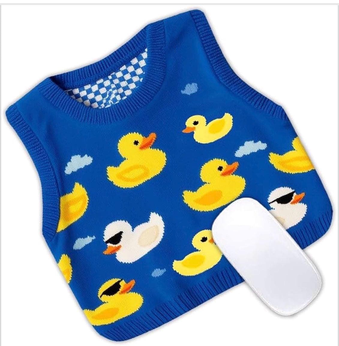 Cute Duck Sweater Mouse pad, Wireless Mouse Desktop Accessory, Non Slip Rubber Base Travel Mouse pad, Suitable for Desktop, Computer, Laptop - Thumbnail 6