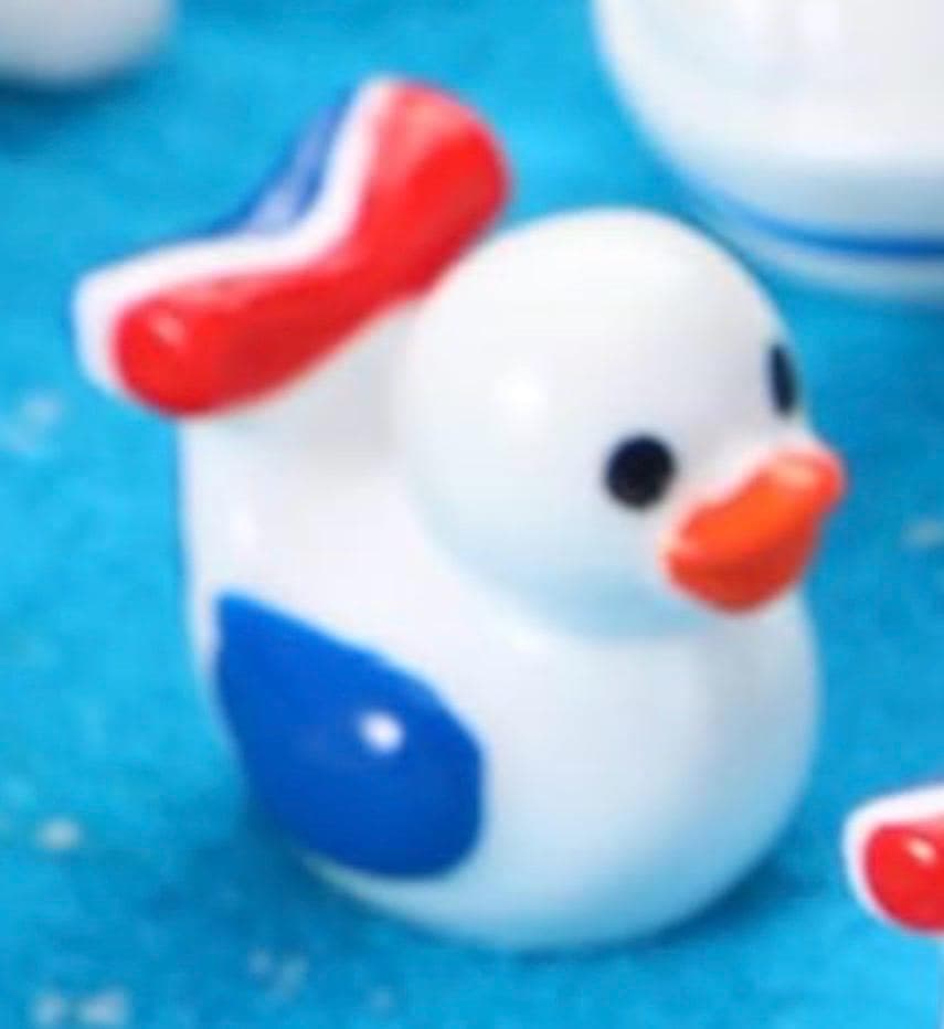 5pcs Whale Tail Mini Ducks – Style 2 Resin Collectibles for Cruise, Jeep Ducking - Thumbnail 2
