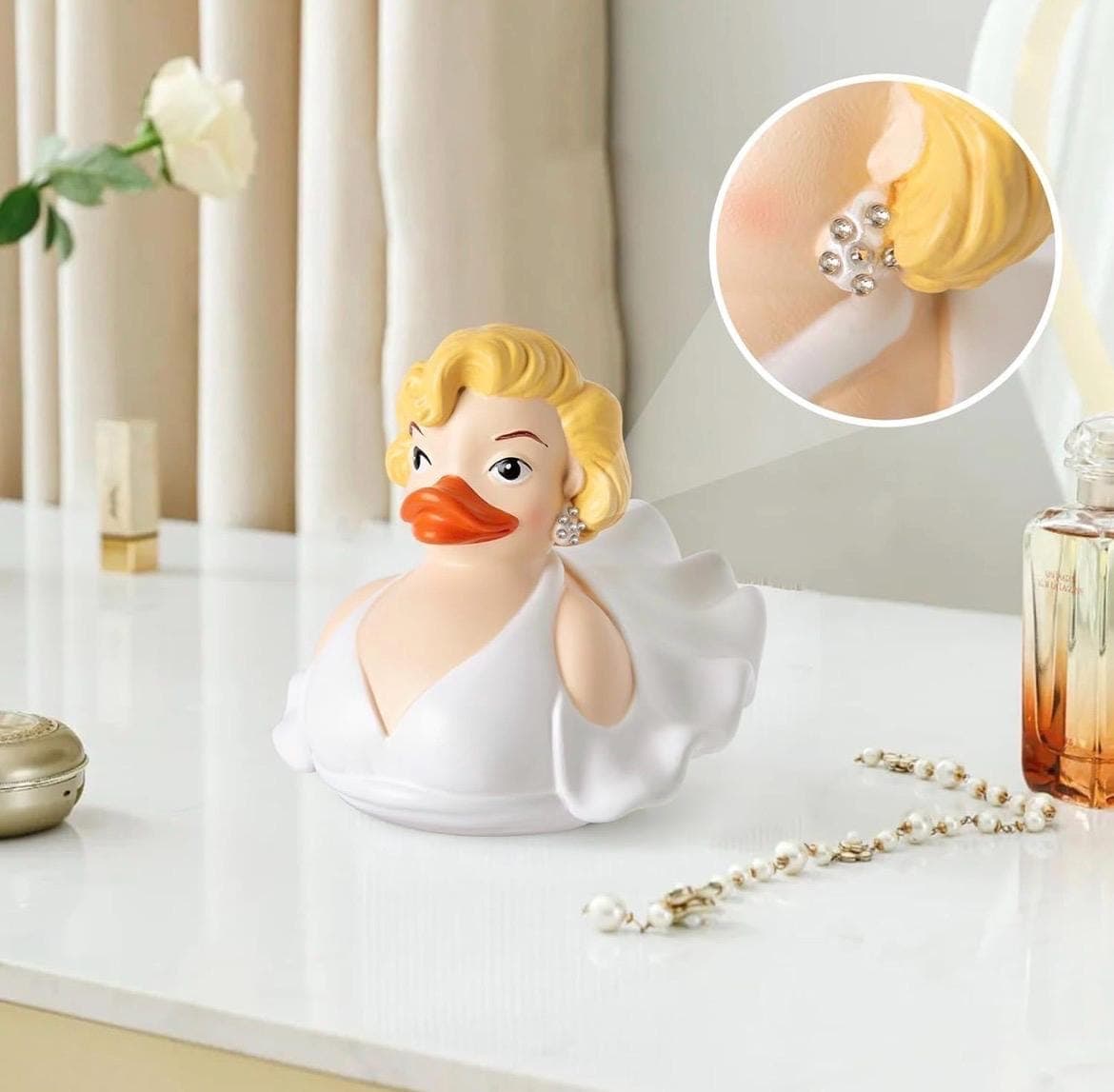 Marilyn Monroe Duck Figurine, White Dress, Blonde Hair, Pearl Earrings, Collectible Resin Toy - Thumbnail 3