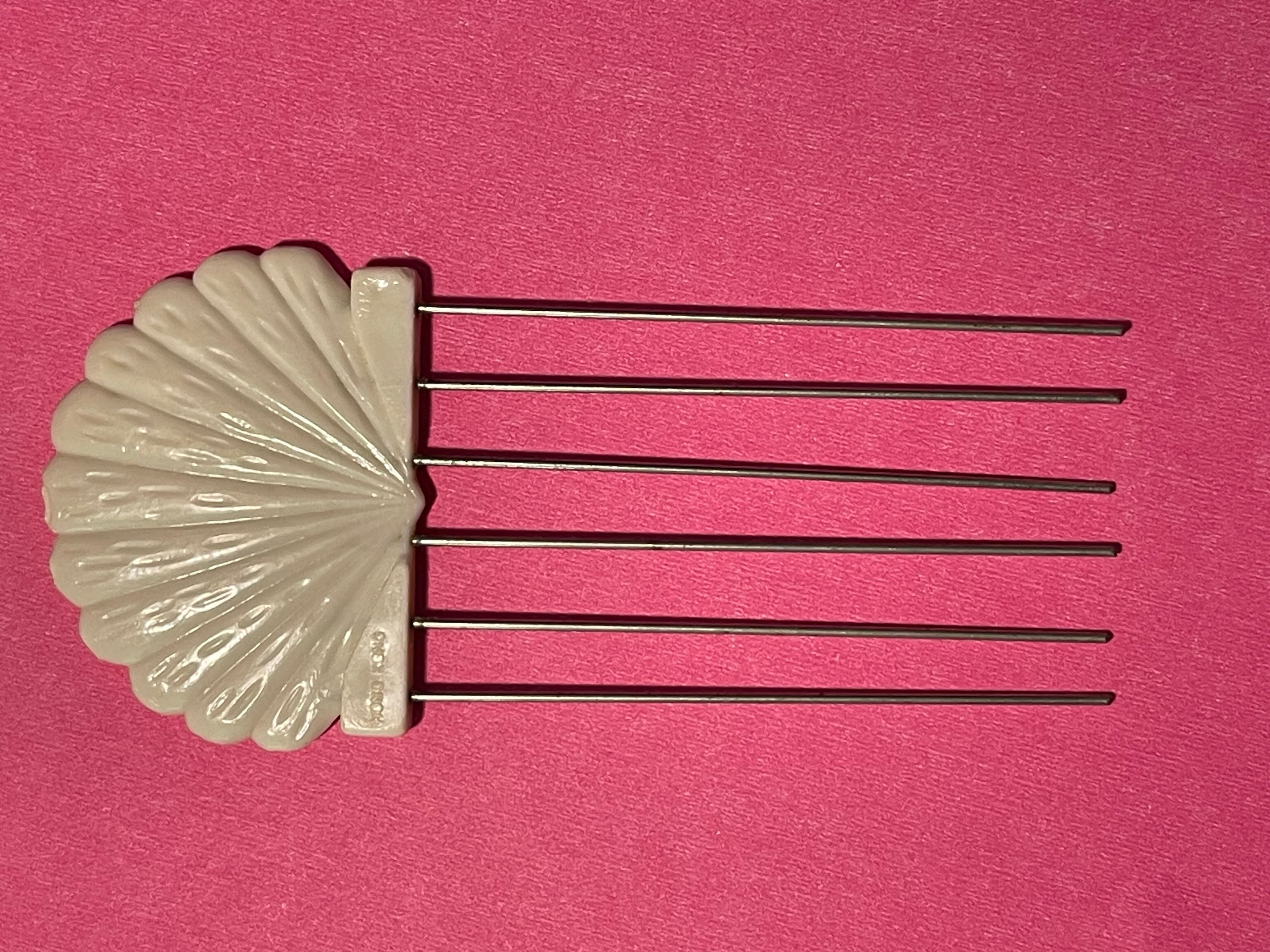Vintage Mid Century Clamshell-Shaped Hair Pin - Thumbnail 8