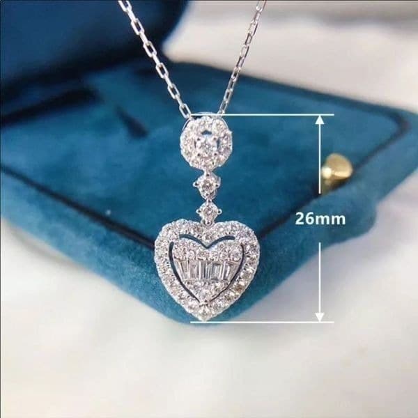 The Lux Heart pendant necklace in silver - Thumbnail 4