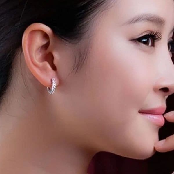 The Dainty Hoop Earring in 925 silver with cubic zirconia - Thumbnail 7