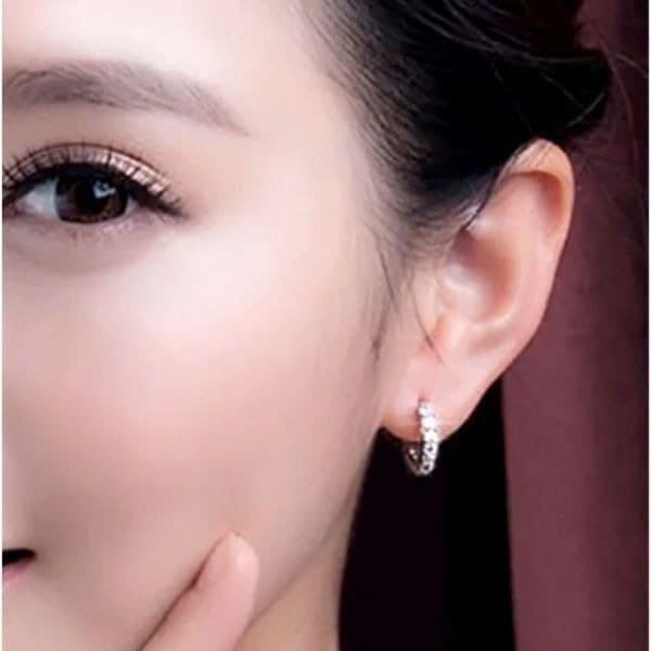 The Dainty Hoop Earring in 925 silver with cubic zirconia - Thumbnail 2