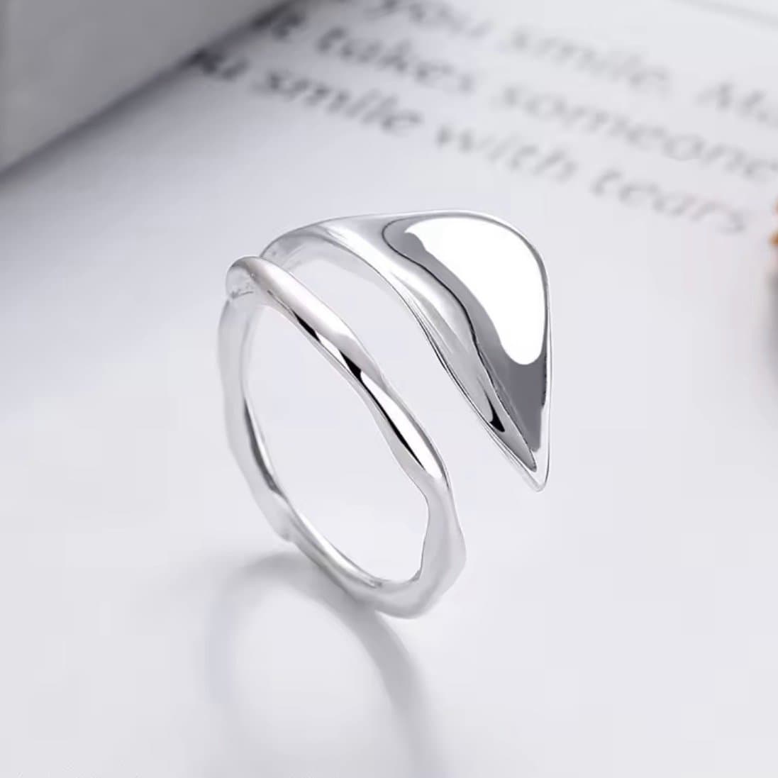 The Gentle Leaf Ring in sterling silver adjustable - Image 1