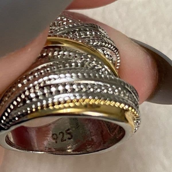 The Designer 2 Tone 925 Silver Statement Ring sz 9 - Thumbnail 7