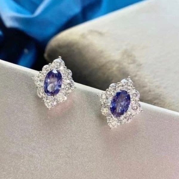 The Royal 925 Sapphire are Cubic zirconium estate inspired stud earrings - Thumbnail 10
