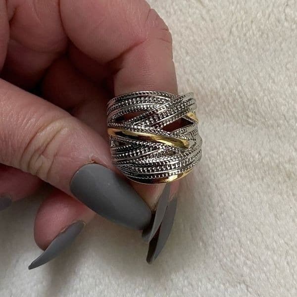 The Designer 2 Tone 925 Silver Statement Ring sz 9 - Thumbnail 8
