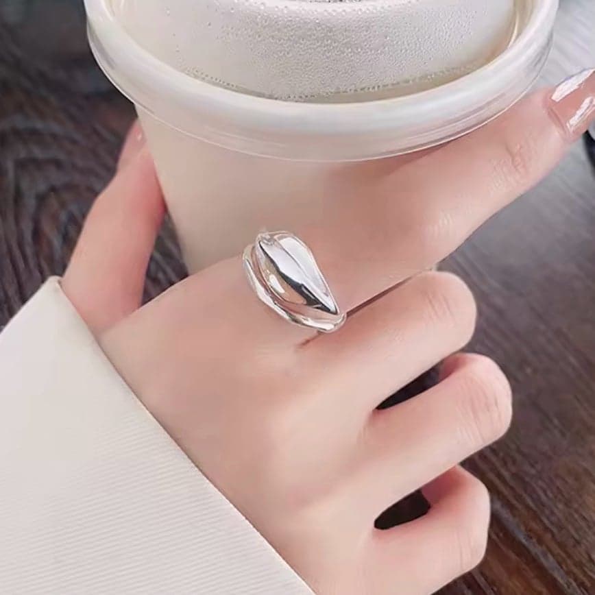 The Gentle Leaf Ring in sterling silver adjustable - Thumbnail 2