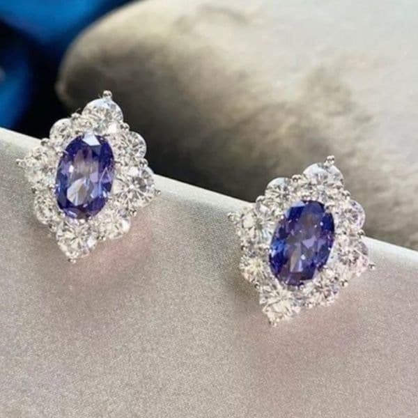 The Royal 925 Sapphire are Cubic zirconium estate inspired stud earrings - Thumbnail 3