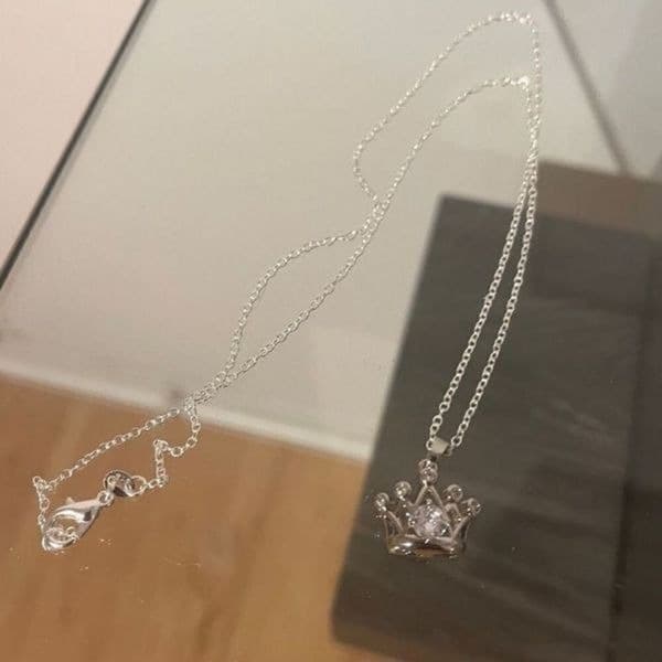 The Triple Crown pendant charm necklace in 925 and cubic zirconia - Thumbnail 6