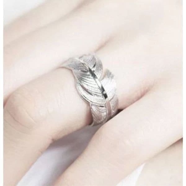 The Flirty Feather adjustable sterling silver ring. - Image 1