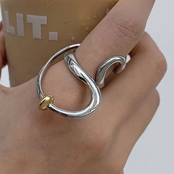 The Extra Abstract statement ring in 925 and gold plating. - Image 1