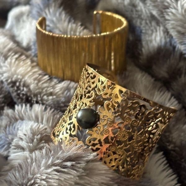 The Vintage Twin Oversized Statement bangle bracelet in gold tone - Image 1
