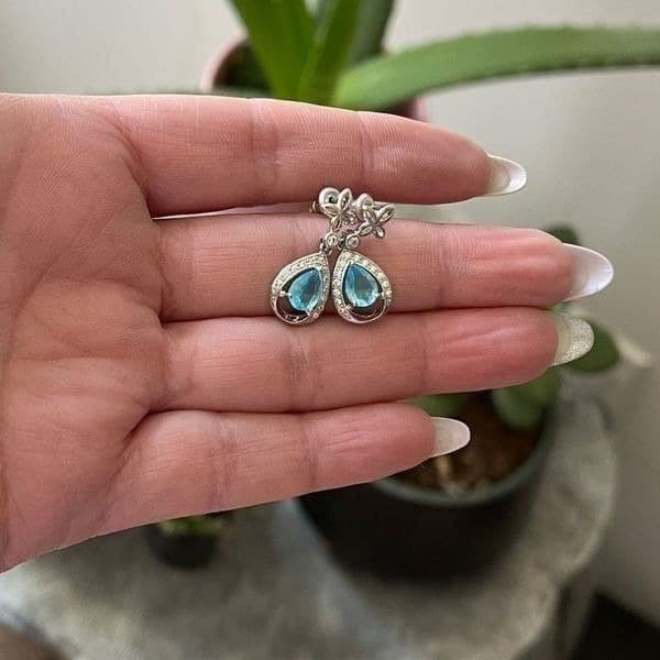 The Blue Tear Drop Earrings in 925 silver and cubic zirconia - Thumbnail 4