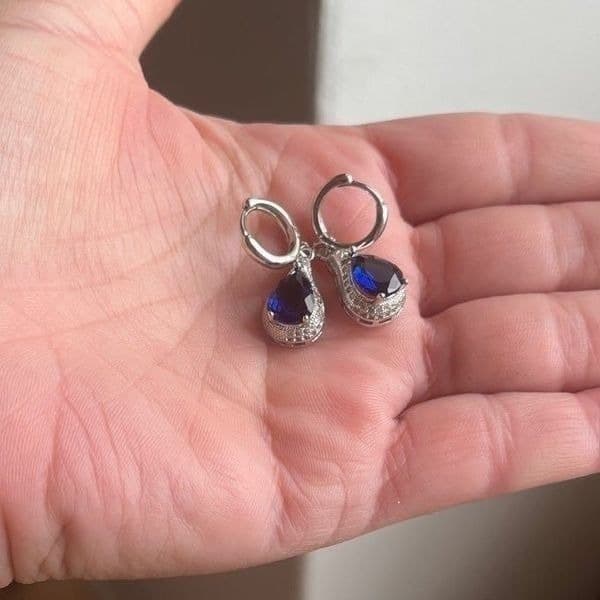 The Heirloom Blue Drop earring 925 and sapphire - Thumbnail 10