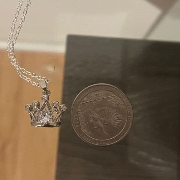 The Triple Crown pendant charm necklace in 925 and cubic zirconia - Thumbnail 6